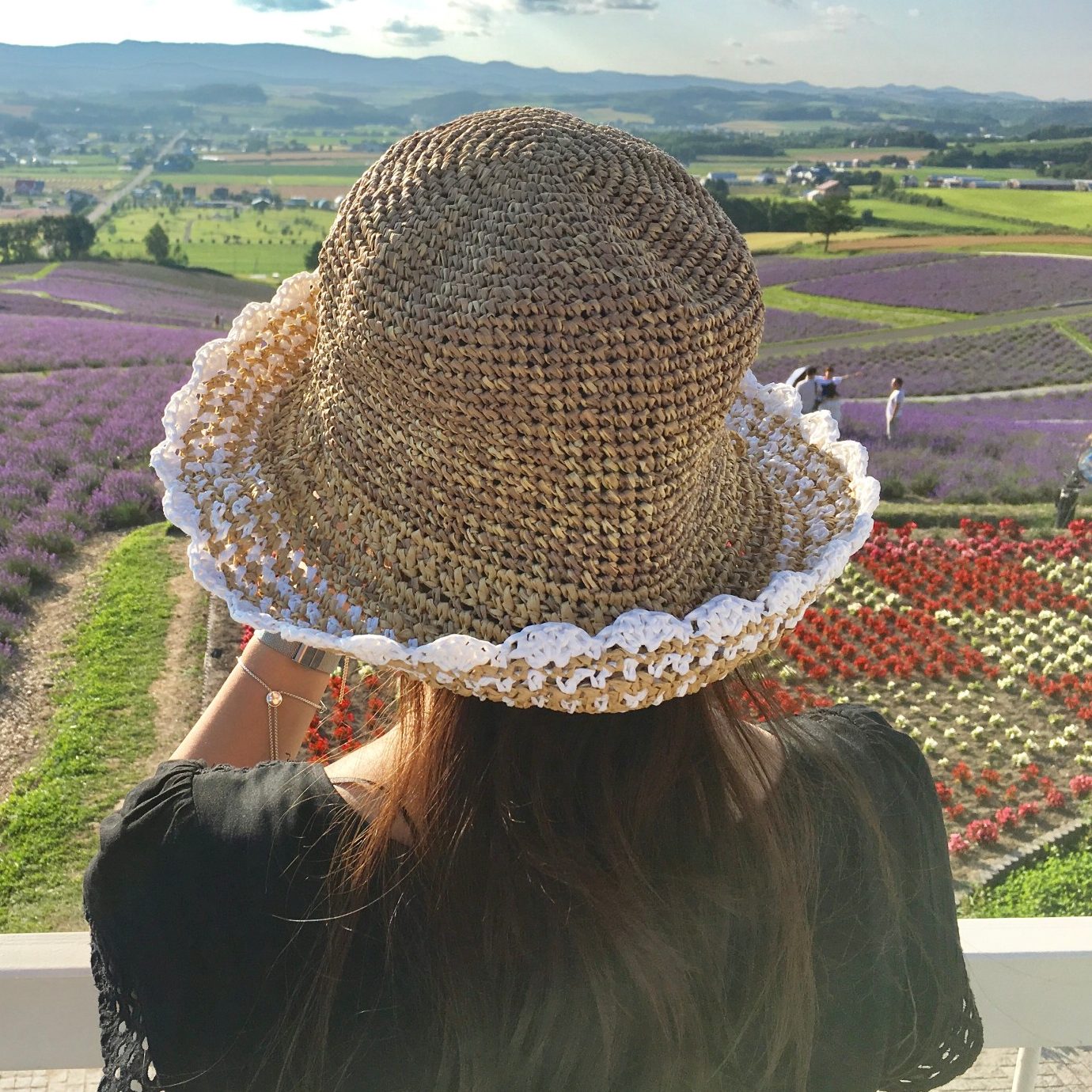 Crochet Summer Bucket Hat with Paper Yarn with Free Online Pattern